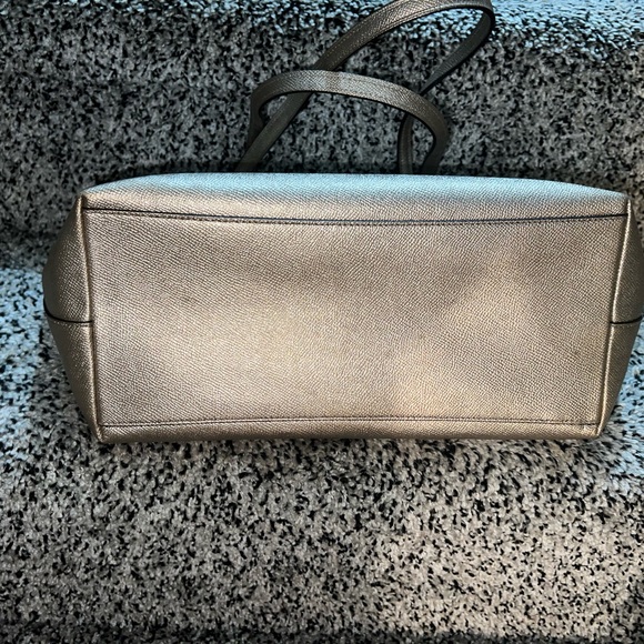 Coach metallic gold tote - Picture 3 of 5